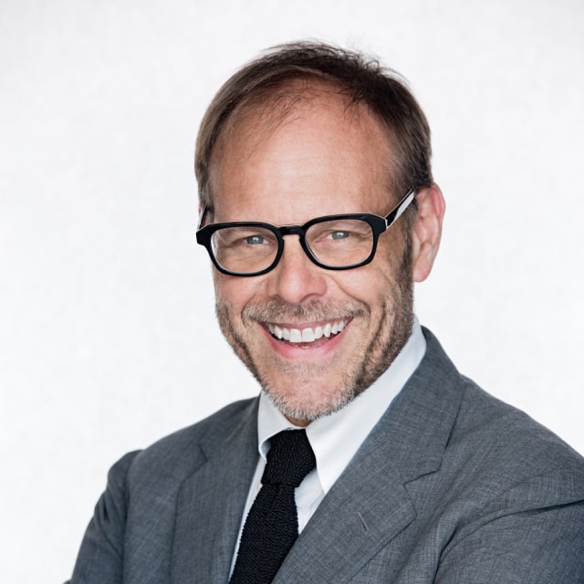 https://valleytownhall.com/wp-content/uploads/2023/04/AltonBrown-min.jpg